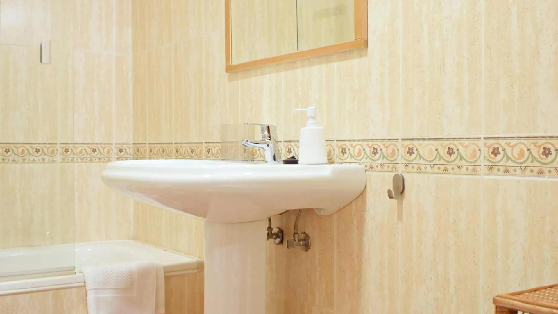 Fantastico Apartamento De Dos Dormitorios En El Soho Málaga