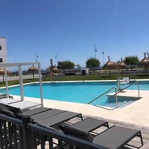 Apartment Bajo Con Jardin En Primera Linea De Playa, Malaga